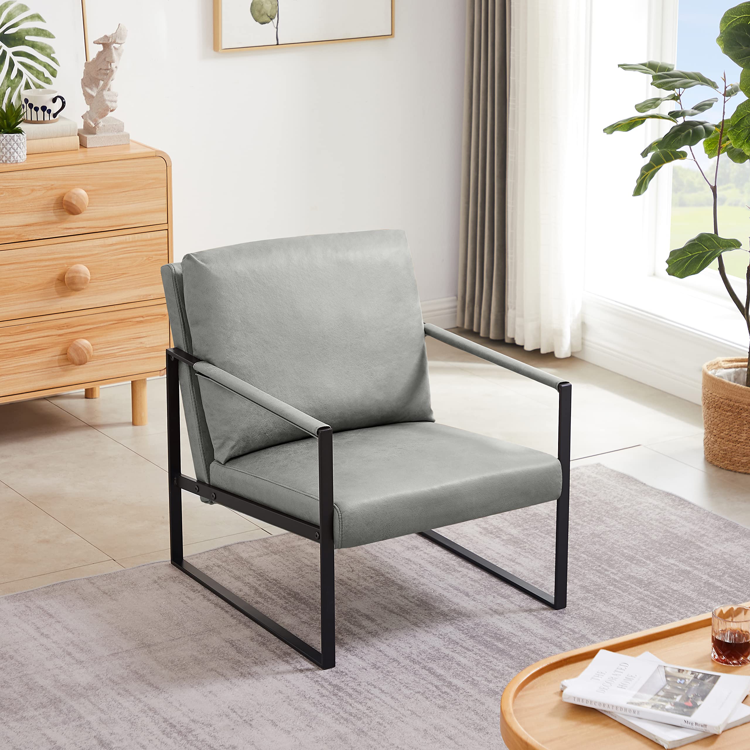 Lounge Fotelja SEDIA – Moderna i Udobna Fotelja za Dnevni Boravak
