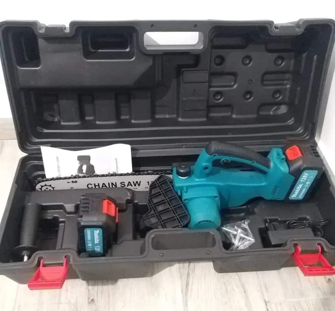 Makita aku lancana testera 128v sa dve baterije