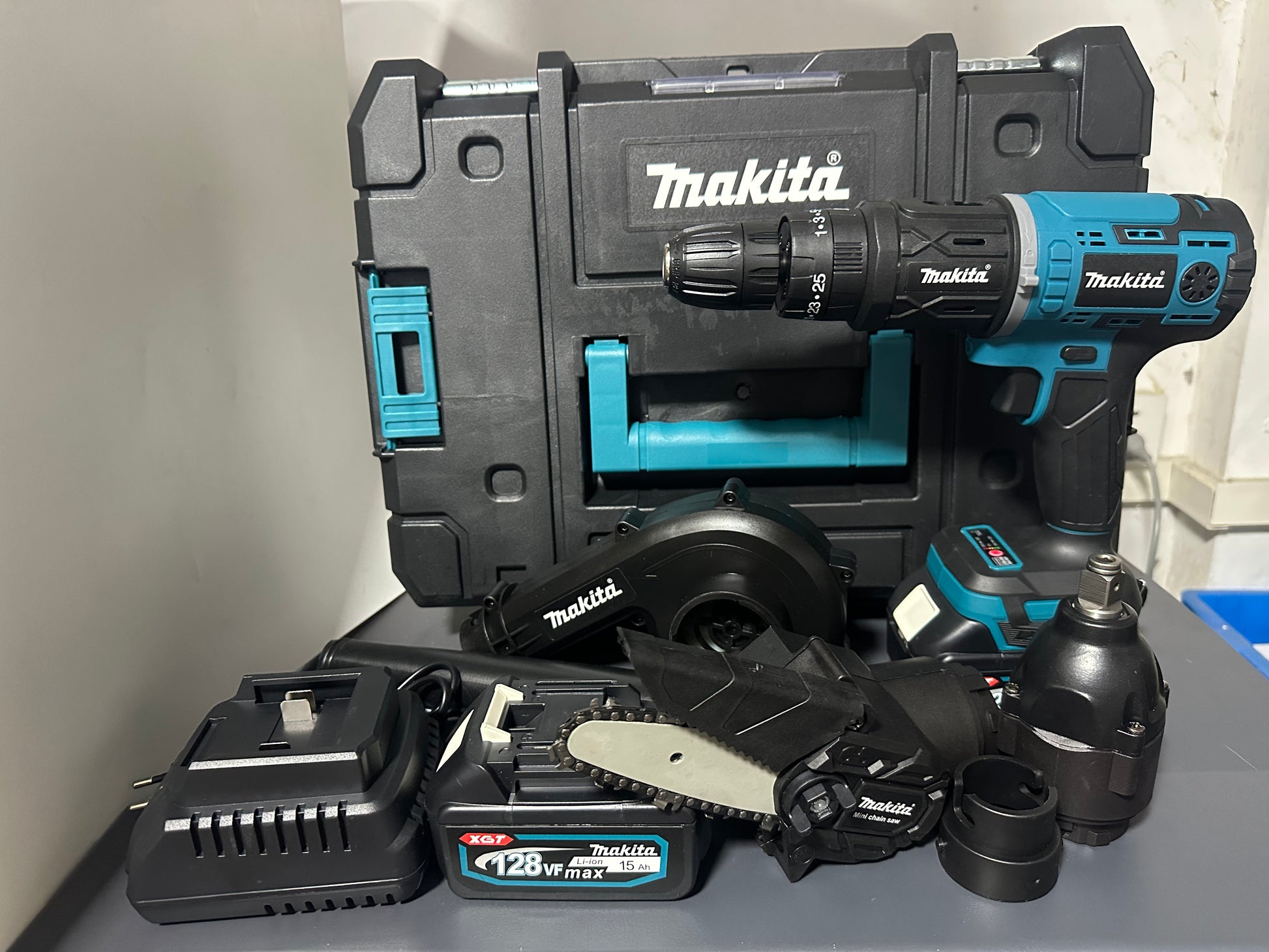 Makita multifunkcionalni aku alat 4u1