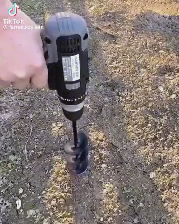 Nastavak za bušenje rupa u zemlji
